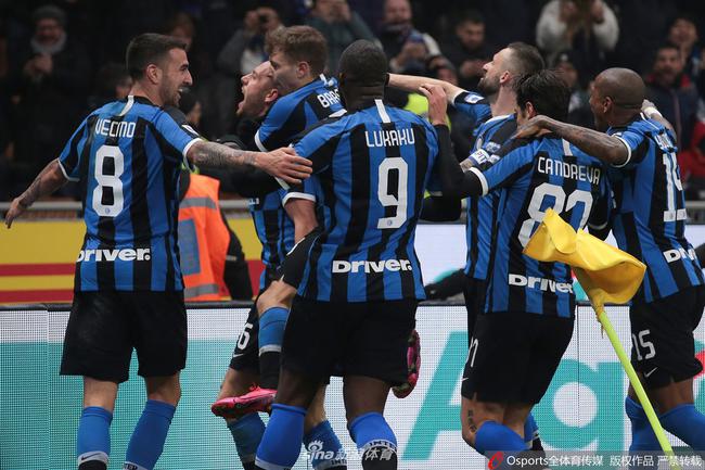  AC米兰德比战绝杀国米，莱奥补时世界波  