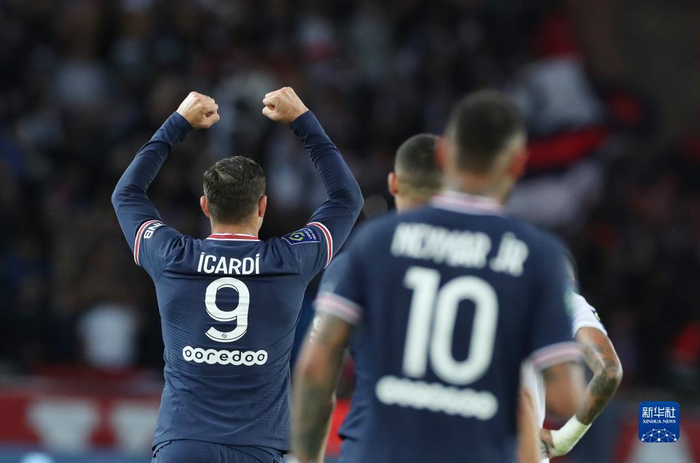  巴黎圣日耳曼主场大胜里昂登顶积分榜  